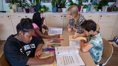 Midden in zomer vrijwillig naar school populair: ’Thuis verveel ik me meestal tijdens de vakantie’
