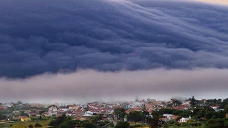Meteorologie: Wellen aus Wolken: Wie entstehen „Roll clouds“?