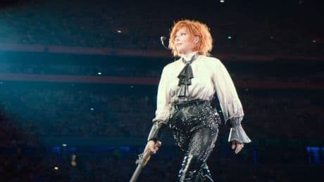 "Un maximum de bruit pour Mylène Farmer, the queen", la chanteuse rejoint DJ Snake sur scène