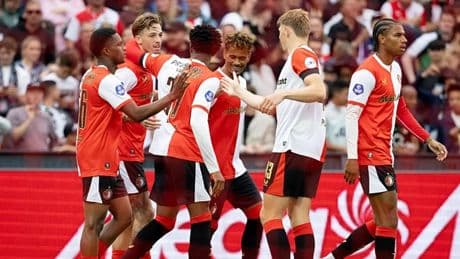 Fenerbahçe'nin rakibi Feyenoord, Wolfsburg'u 4-0 yendi!