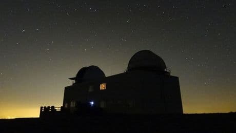La NASA y científicos españoles hallan un planeta que desafía la ciencia