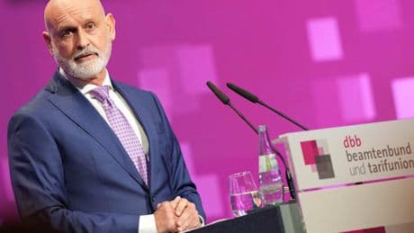 Beamtenbund bezeichnet Arbeitszeit-Vorstoß als „absurd“