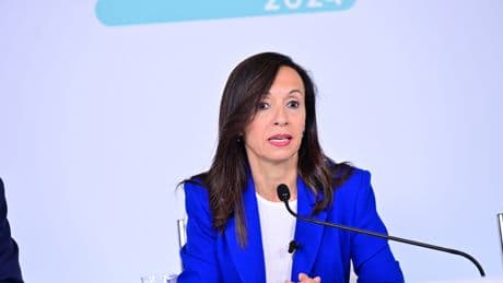 Red Eléctrica reactiva nucleares y centrales de gas y para renovables
