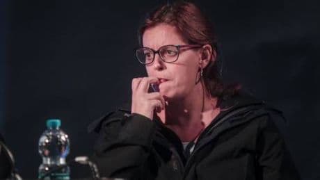 "Chiuso grazie alle rivolte". Cosi Salis tifa per i migranti che devastano i cpr