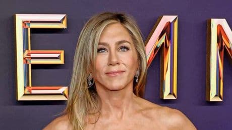 Man rijdt hek Jennifer Anistons villa omver terwijl actrice thuis is, verdachte onder schot gehouden