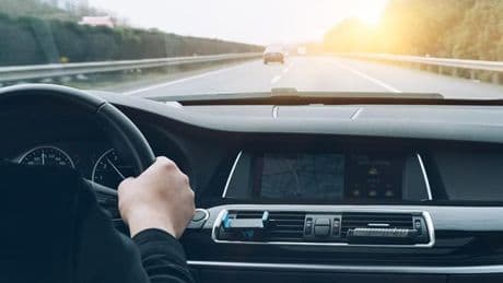 Cambio auto: la compro, la finanzio o la noleggio? Tutti i vantaggi e gli svantaggi