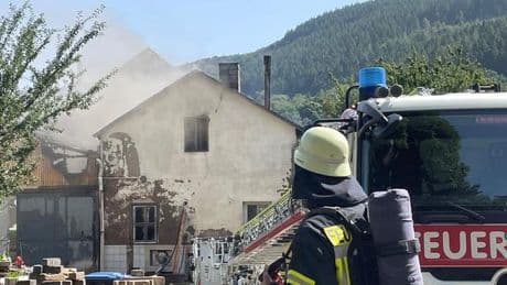Brände: Ein Schwerverletzter bei Verpuffung in Brennerei in Mehring
