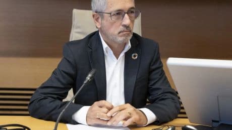 Once comunidades exigen el cese de Hugo Morán por hacer público un informe sobre lobos &quot;sin estar tratado ni aprobado&quot;