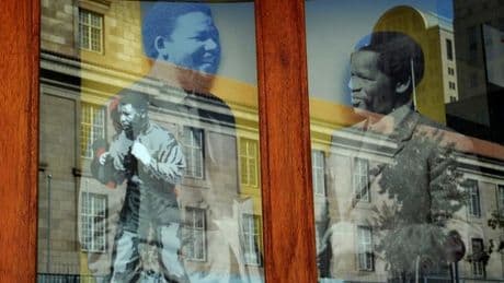 À Durban, les statues de la discorde : “Tambo et Mandela se retournent dans leur tombe”