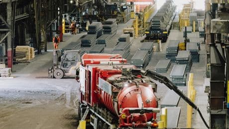 Trump and Starmer Finalize Trade Deal Lowering Tariffs on U.K. Cars, Steel and More