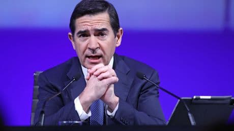 El BBVA se enfrenta a una encrucijada para mejorar la opa sin restar valor a los accionistas