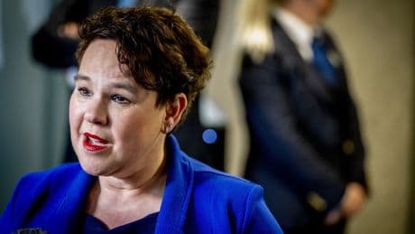 Burgemeester Dijksma zette eigenhandig demonstranten uit de raadszaal: ‘Er was volstrekte intolerantie’