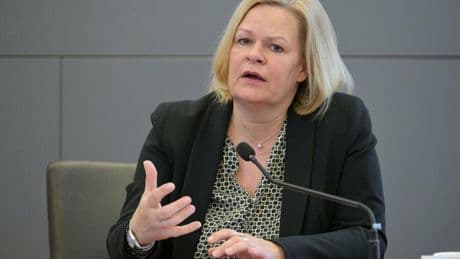 Datentransfer: Spionageschutz: Bundesinnenministerin Faeser pocht auf Einhaltung von US-Zusagen