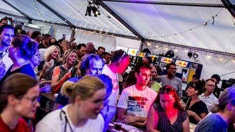 Premiere auf dem Volksfest: Düsseldorfer Rheinkirmes bekommt ein neues Weinzelt