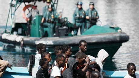 Tertulia La Trinchera.  Los españoles condenados a pagar la nefasta política migratoria de Sánchez
