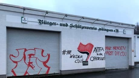 Justiz-Skandal in NRW - Hausdurchsuchung wegen Merz-Schmiererei