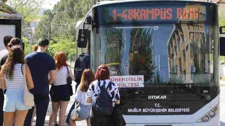 Büyükşehir’den ulaşımda öğrenciye tam destek