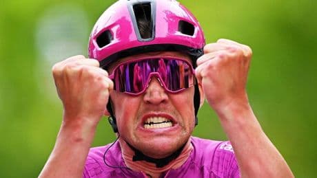 Herbeleef de tweede ritzege van Mads Pedersen in de Giro d’Italia