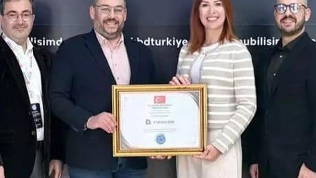 Dijital geleceğe yön verdi