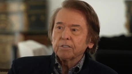 Raphael da su primera entrevista a Carlos del Amor tras su linfoma cerebral: &quot;Yo no me voy a ir nunca&quot;