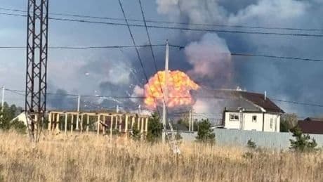 Nach Verstoß gegen Sicherheitsbestimmungen: Explosion sprengt eins der größten Waffenlager nahe Moskau