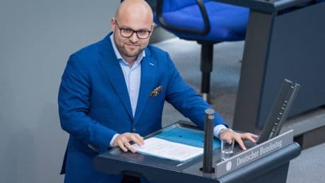 Außenpolitik „Moskau, Washington oder Peking – wohin steuert die AfD, Herr Frohnmaier?“