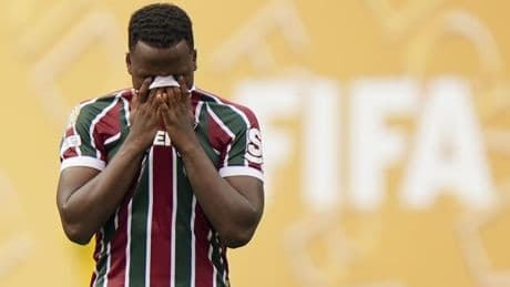 Jhon Arias se derrumba después de caer eliminado: "Doy mi vida por esta camiseta y este club, sólo puedo pedir perdón"