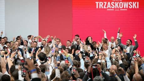 Exitpoll: minder dan een procentpunt verschil tussen Poolse presidentskandidaten