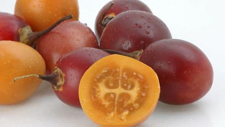 Esta es la fruta originaria de Sudamérica que debes consumir para bajar la presión arterial y prevenir la visión borrosa