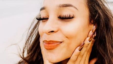 Doctor's eyesight warning to anyone who wears false eyelashes