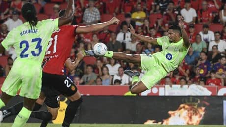 Araujo y Pedri, felices por su "nivel físico"