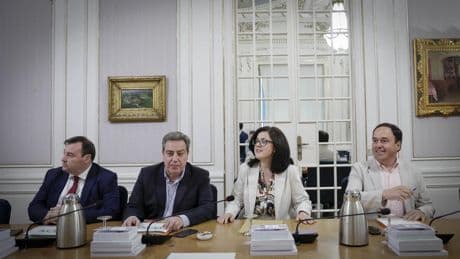 El PP avala el recorte a la AVL y los sindicatos y solo salva a la patronal dle tijeretazo de Vox