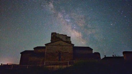 Explorar el universo solo con tu móvil: así puedes fotografiar el cielo nocturno como un profesional