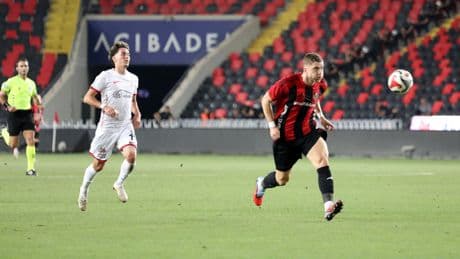 Gaziantep FK 90+4'te güldü