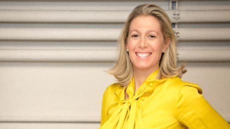 Aly Cohen, reumatóloga y experta en antitoxinas: “Los utensilios de cocina con daños en la superficie liberan químicos nocivos que pueden afectar nuestra salud y aumentar la inflamación”