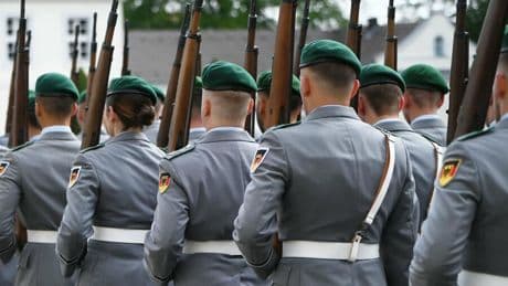 Bundeswehr: Regierung einigt sich bei Wehrdienst-Gesetz