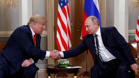 Sanctions, matières premières... Trump fourbit ses armes avant sa rencontre avec Poutine