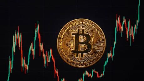 Kryptowährung: Bitcoin baut Gewinne vom Wochenende aus und nähert sich Rekordhoch