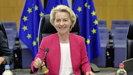 Ursula von der Leyen sneert naar indieners motie van wantrouwen: ’Afkomstig van extremisten’