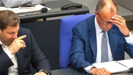 „Die Regierung ist in die Sommerpause gegangen und hat sich selber ein Bein gestellt“