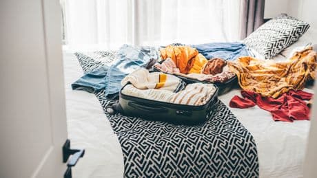 Nach dem Urlaub: Darum sollten Sie Ihren Koffer immer über der Badewanne auspacken