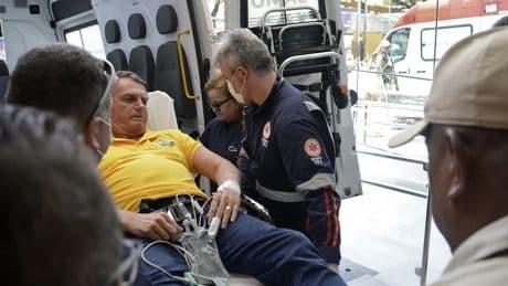 Bolsonaro, hospitalizado y en peligro de ir a la cárcel, espera la ayuda de Trump