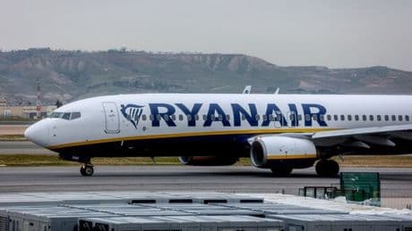 Avoid Ryanair's £55 fee this summer with airport worker's advice