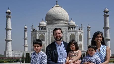 El vicepresidente de EEUU, J.D. Vance, exige que suban el caudal de un río para una excursión con su familia