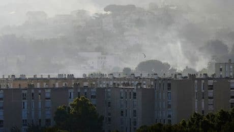 Feuer in Marseille noch nicht gelöscht - 110 Leichtverletzte