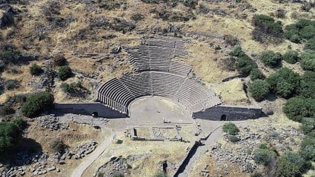 Assos Antik Kenti'ndeki 2 bin 200 yıllık tiyatro restore edilecek