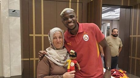 Kayserili Neslihan teyze ile Victor Osimhen bir araya geldi