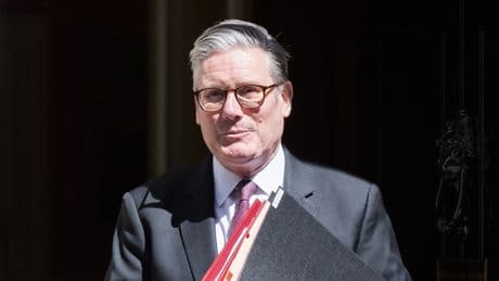 Fury as Starmer ‘goes soft on criminals’ by cutting length of time dangerous offenders spend behind bars