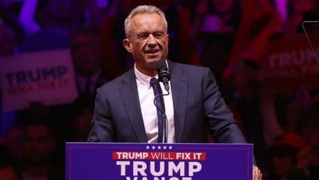 Kennedy Jr blocca i nuovi fondi per i vaccini a mRna: «L'era dei finanziamenti incondizionati è finita»