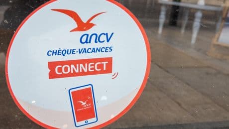 Les chèques vacances, cet avantage étonnant dont vont pouvoir bénéficier à nouveau les retraités de la fonction publique